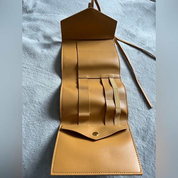 Glass Ladder & Co. Tech Pouch - Picture 2 of 9